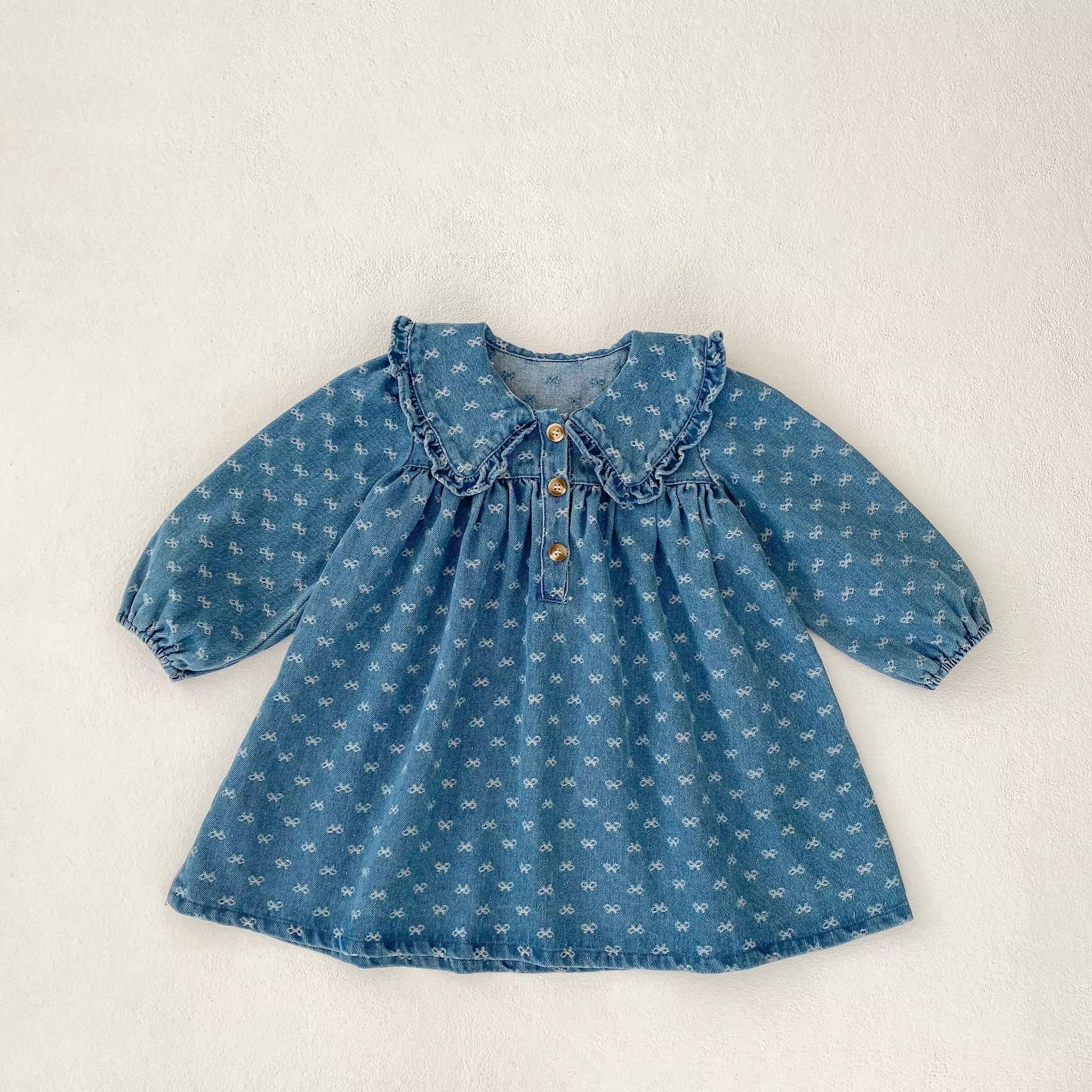 Light wash bow-print denim baby girl dress with oversized ruffle collar – AWA Baby Boutique