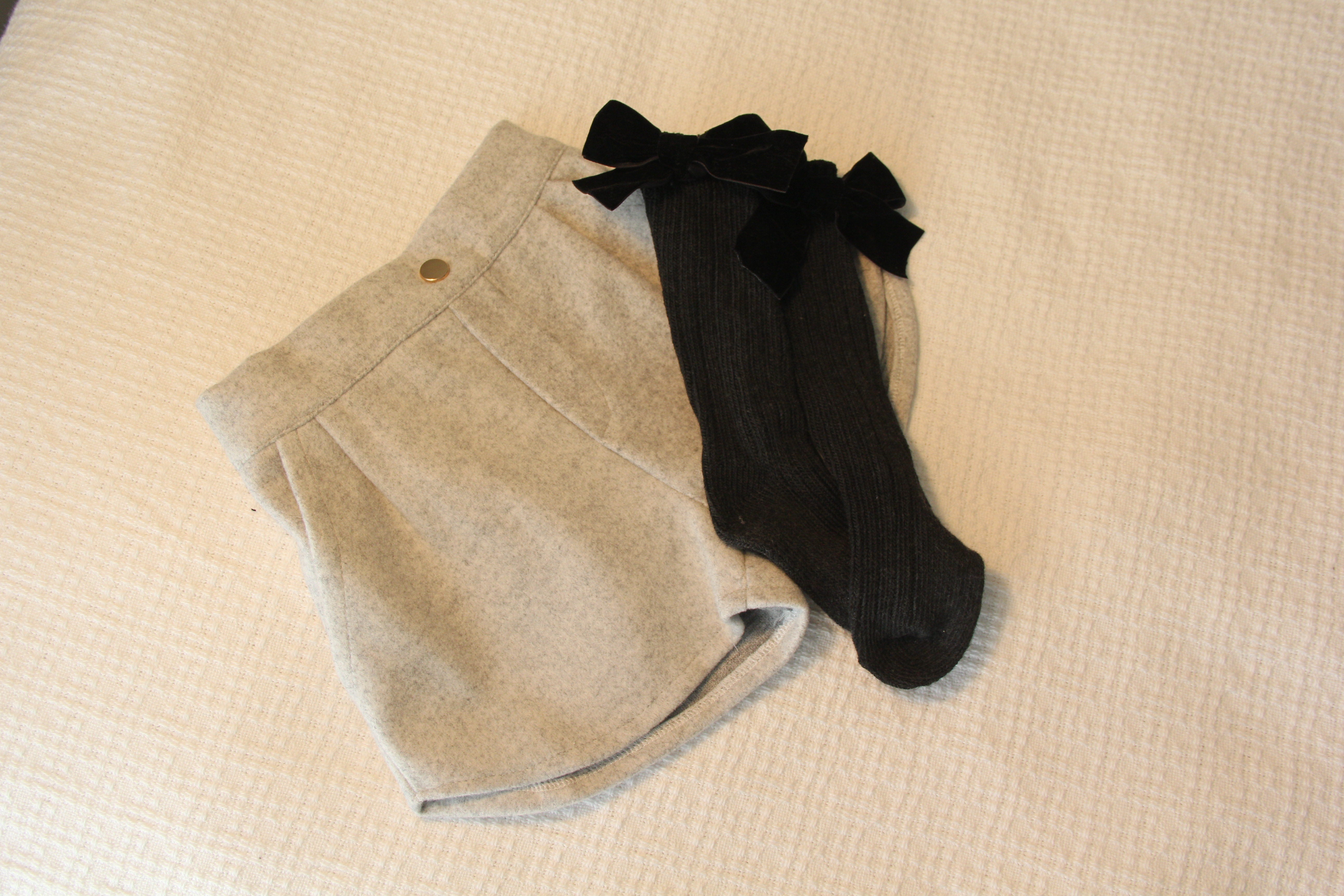 Velvet Bow Knee-High Socks – Luxury Christmas Baby Girl Socks